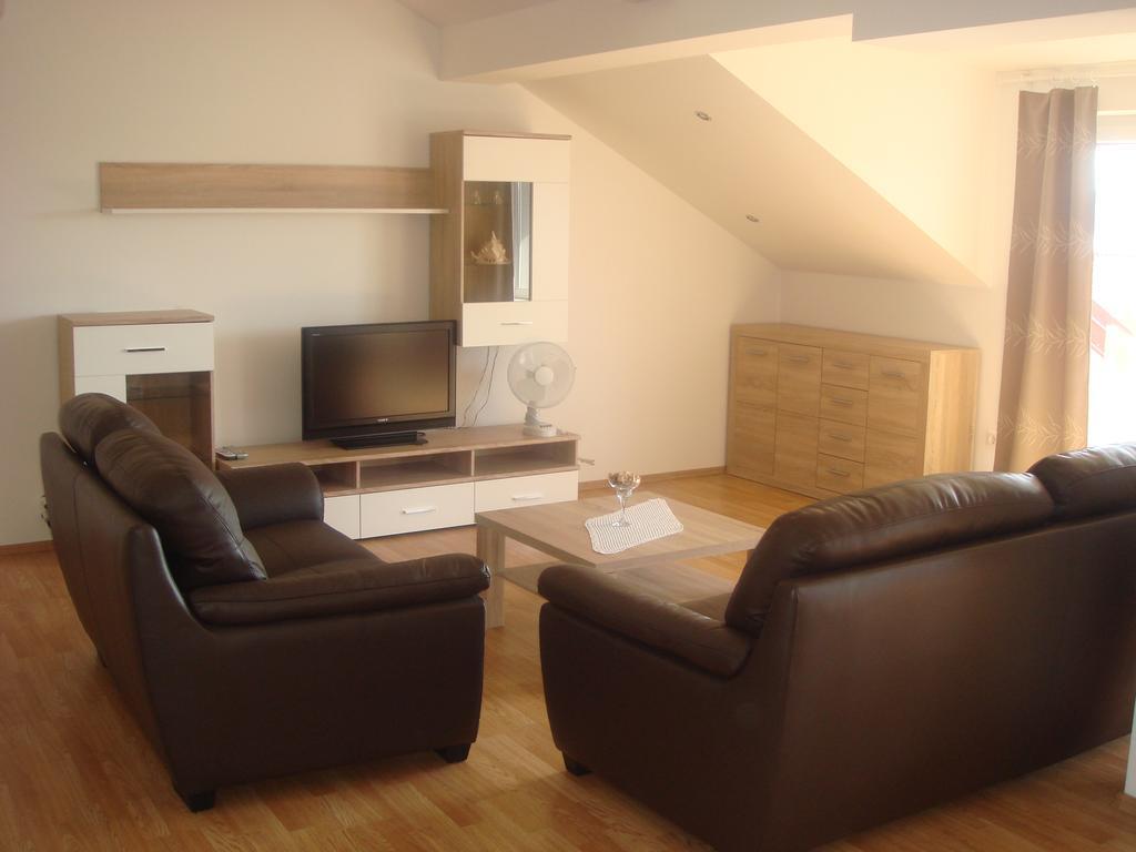 Apartments Jelicic セルツェ エクステリア 写真